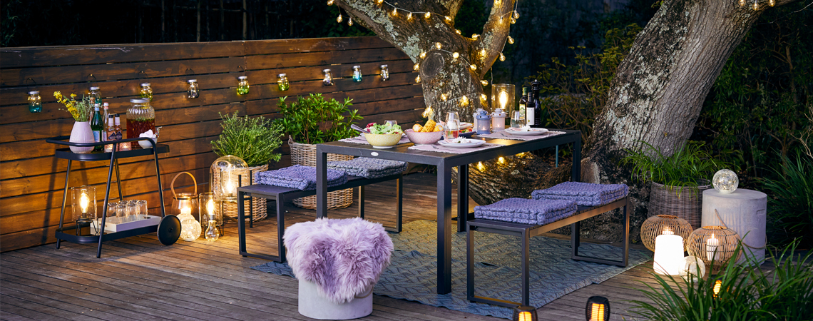 Dine al fresco in the summer evenings Dine al fresco in the summer evenings
