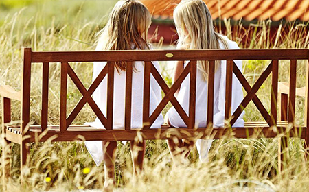 How to remove algae from your garden furniture