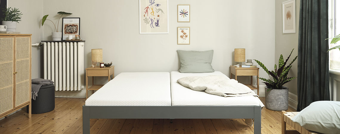 Spring or foam mattresses? Find a mattress that will work best for your sleeping needs. 