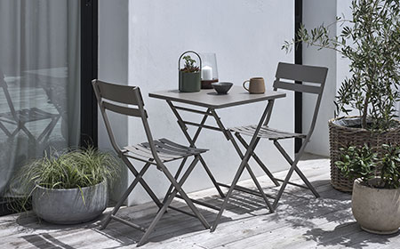 How to decorate your balcony or small patio
