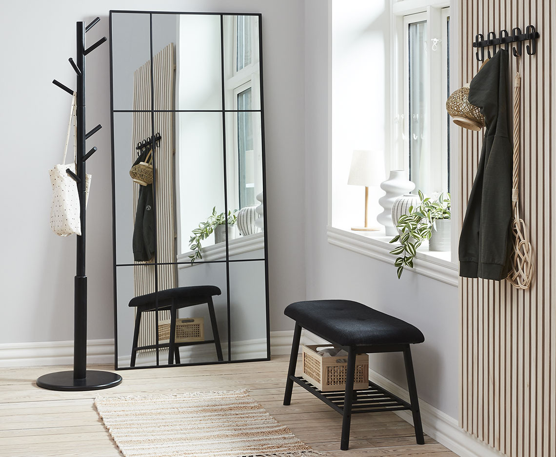 STUDSTRUP mirror, VANDSTED hallway bench and CIRKELHUSE coat stand Hallway with large mirror, hallway bench in dark colours and coat stand