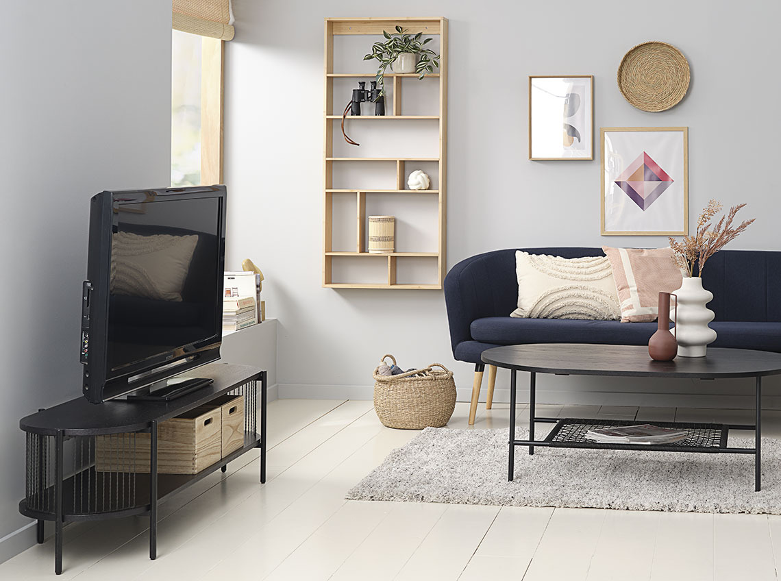 Black EGELEV TV bench, GISTRUP sofa and HINNERUP coffee table Living room with black TV bench