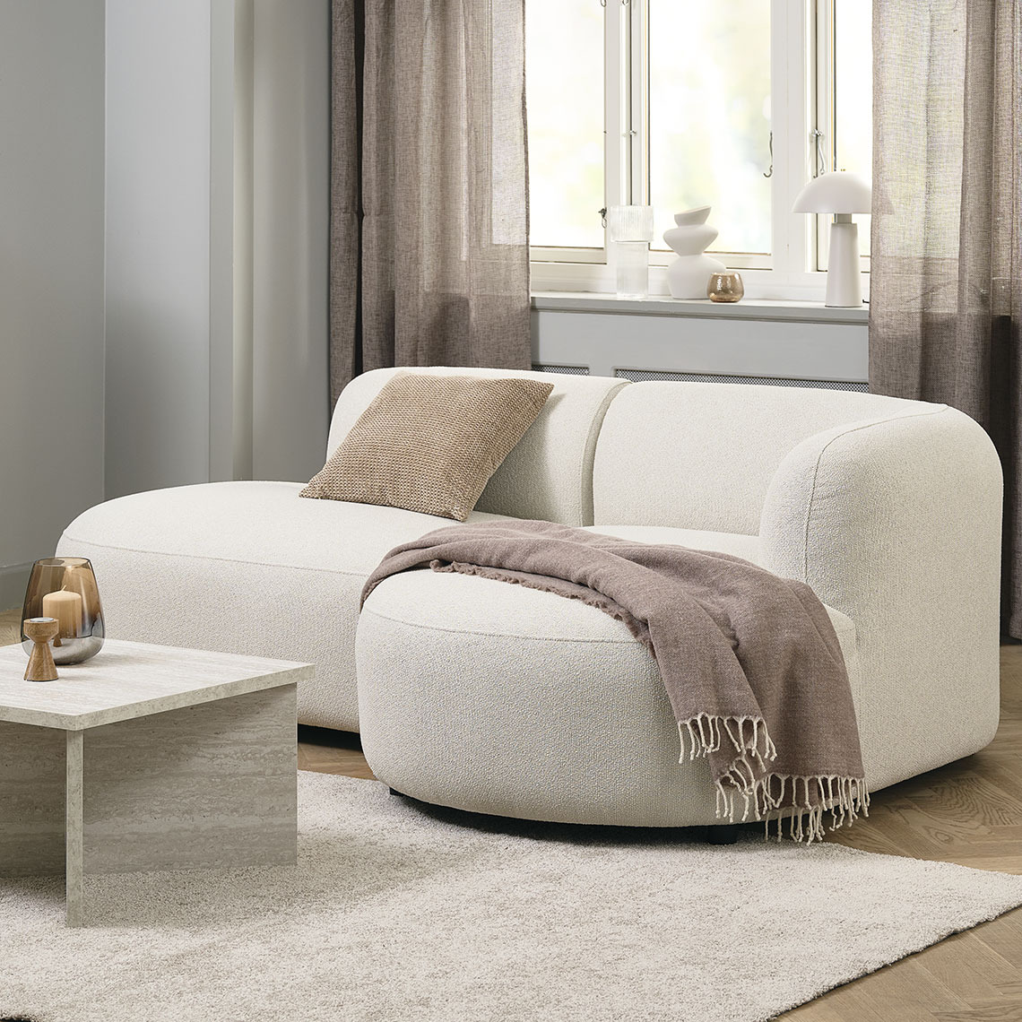 JYLLINGE sofa Beige 2-seater sofa with round and organic shapes