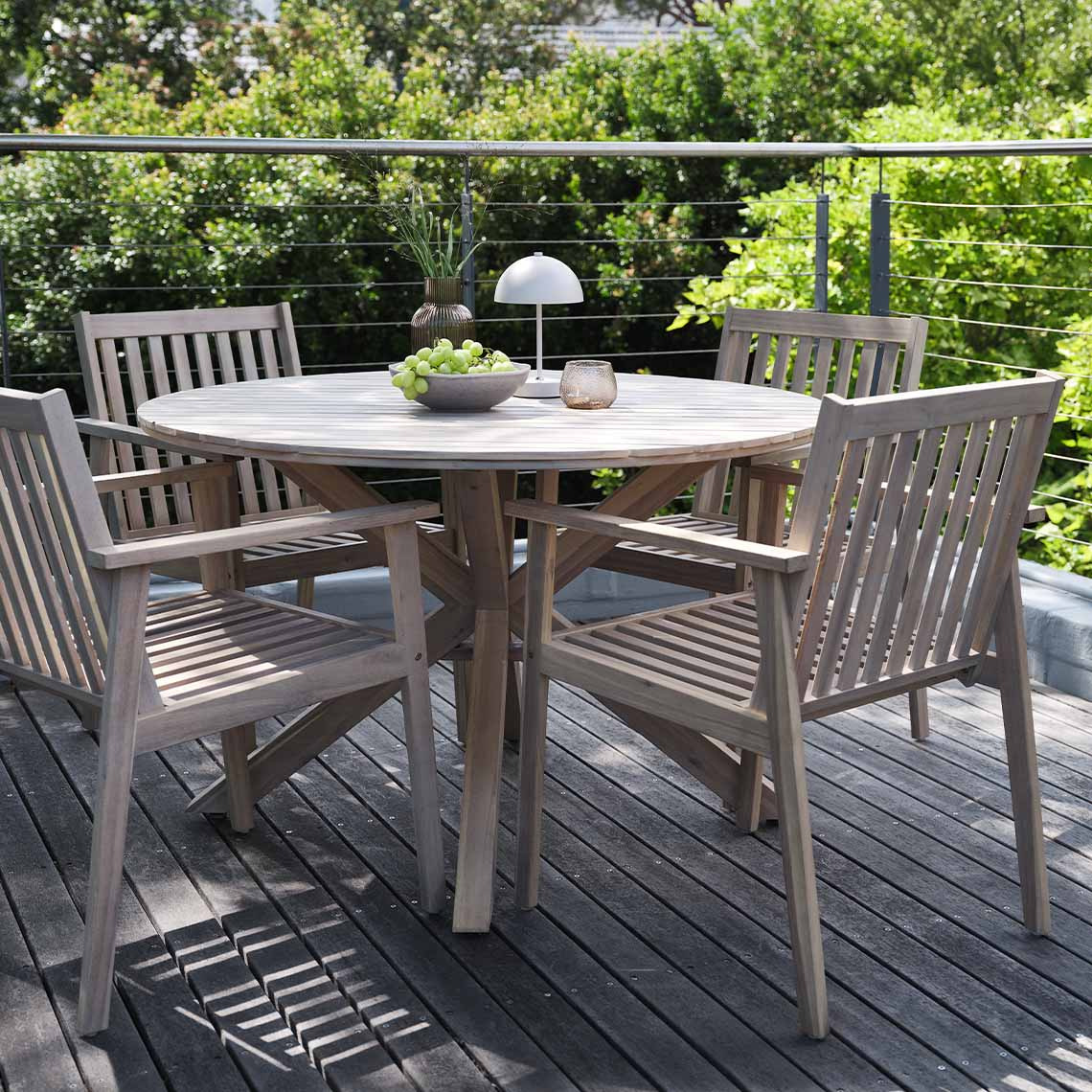FUGLSAND garden table and RADSTED garden chairs made from FSC®-certified, solid acacia hardwood Round garden table and garden chairs made from solid acacia hardwood