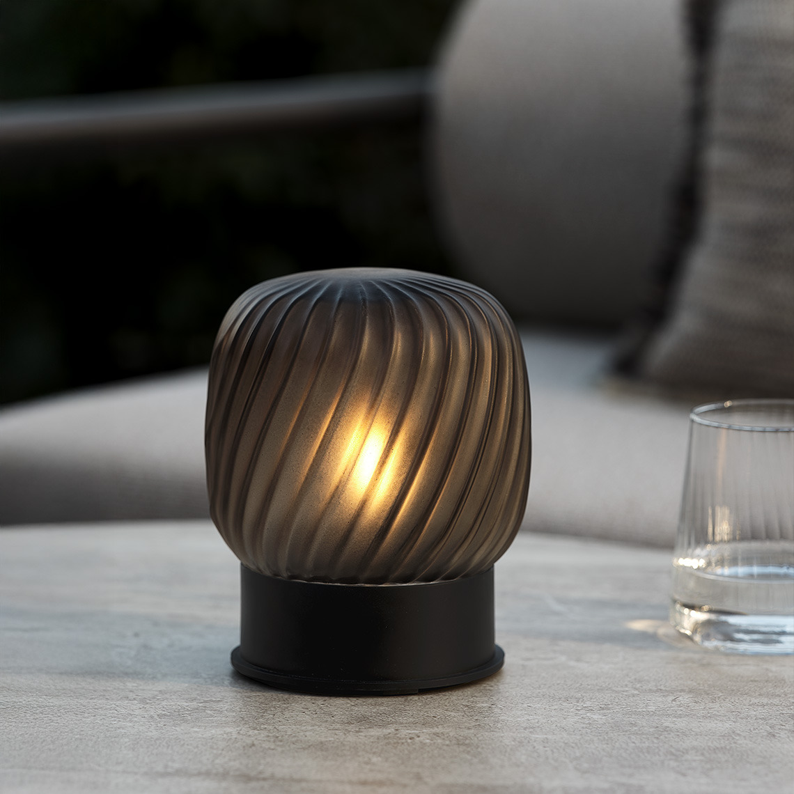 MEJSE battery-powered outdoor table lamp Battery-powered table lamp on garden table