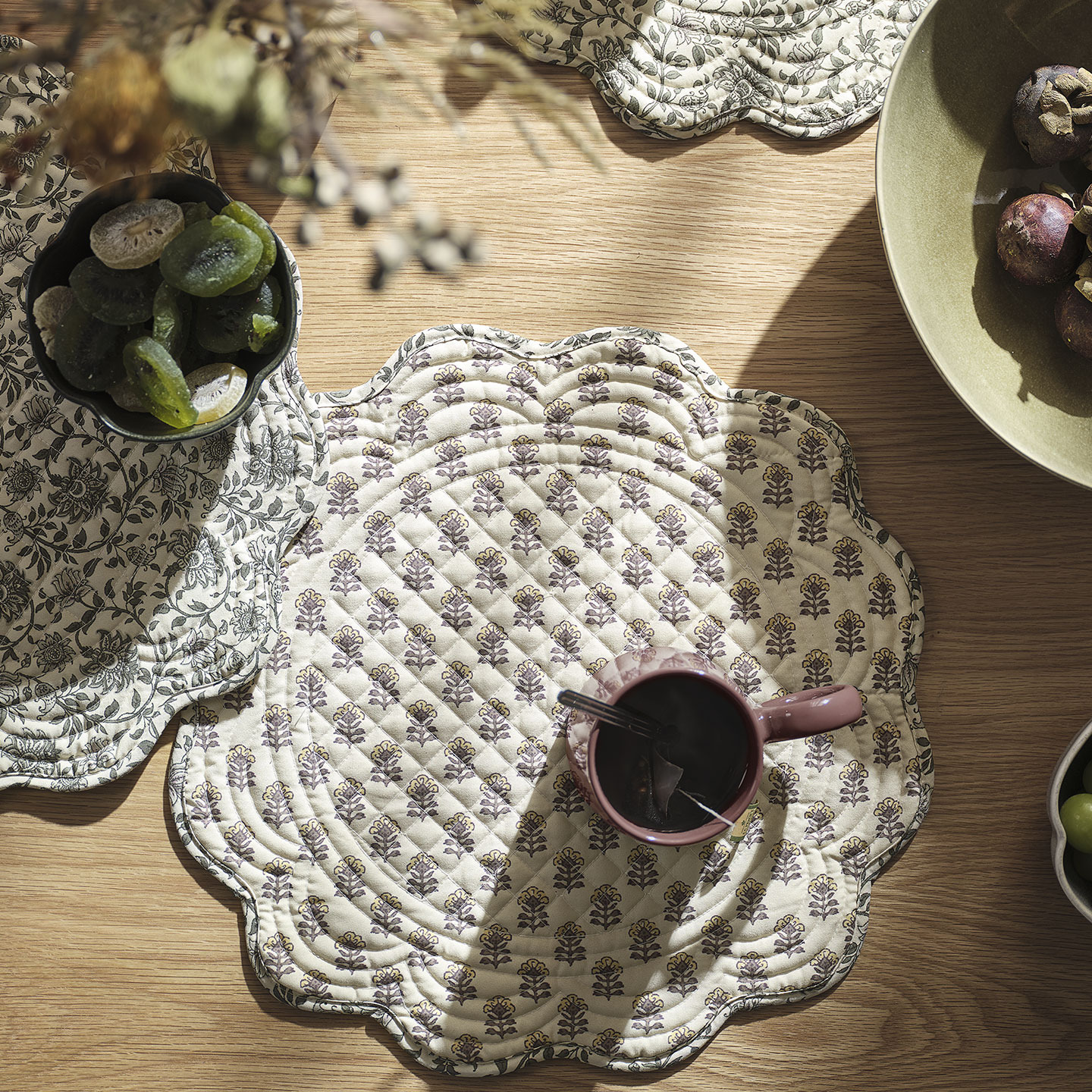 MELVIN mug, EJLIF bowl and ENGSNELLE placemats Dining table with bowls, mug and placemats