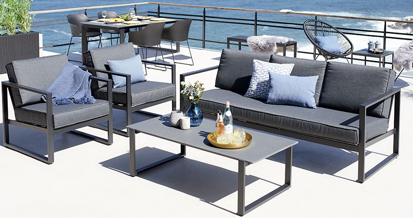 VONGE five seater garden lounge set has cushions that you can leave out during rain showers Garden lounge set with quick drying outdoor cushions